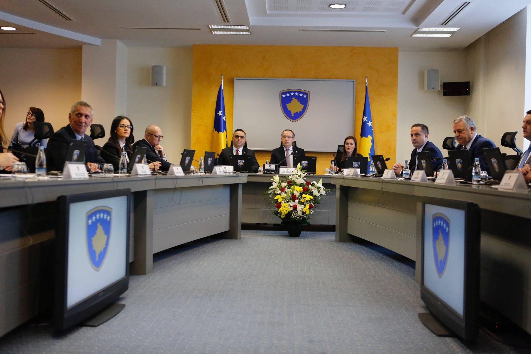 Hükümet, Covid-19’a Karşı Önlemleri Sıkılaştırdı