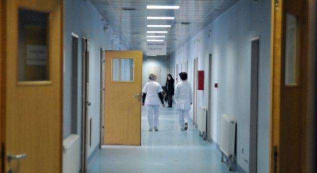 Jinekolojide 3 Doktor ve 1 Ebe Virüsü Kaptı