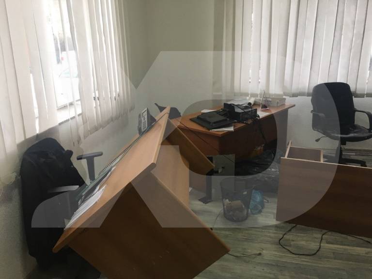 Vatandaş KEDS Ofisini Kırdı Döktü
