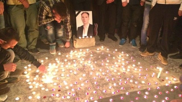 Rahovça Elvis'i Ağlıyor