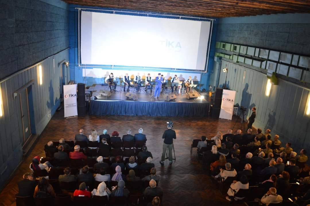 Kosova İlahileri Konseri Ayakta Alkışlandı