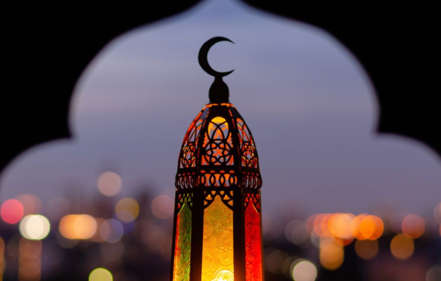 Ortodoks Bir Başbakan Her Akşam Ramazan İçin Mesajlar Yayınlıyor