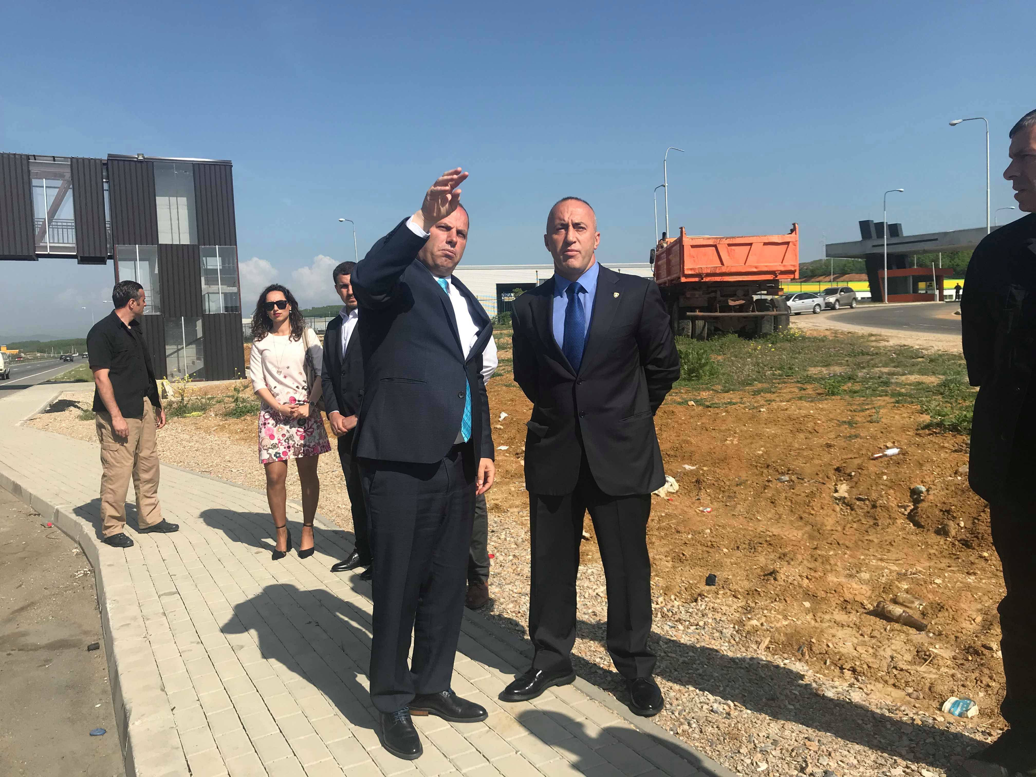 Haradinaj Drenas’ta  Stadyum İnşaatını Yerinde İnceledi