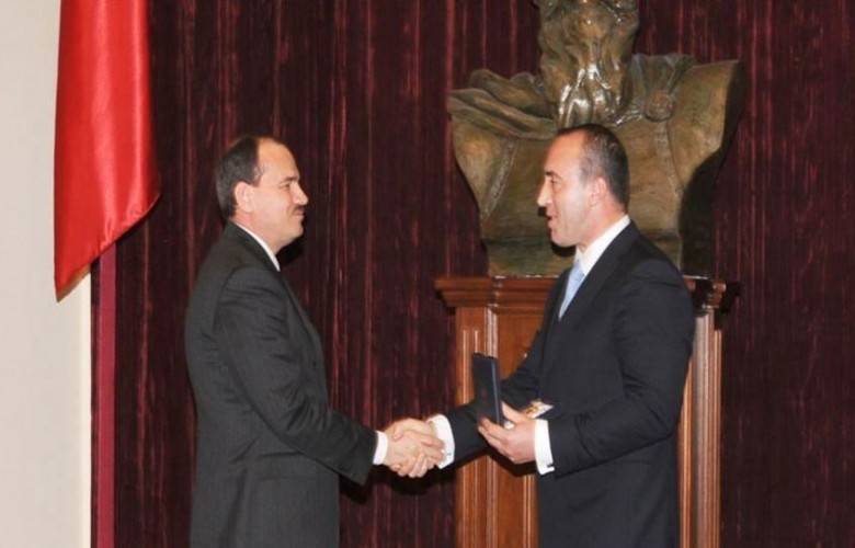 Ramush Haradinaj'a Arnavutluk Vatandaşlığı