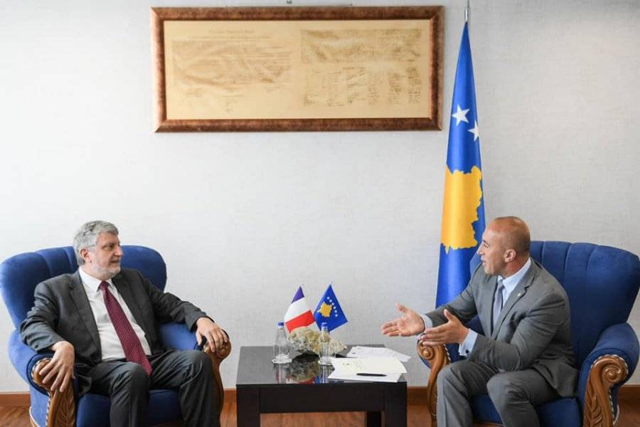 Haradinaj Vizeler için Paris’e Gidecek