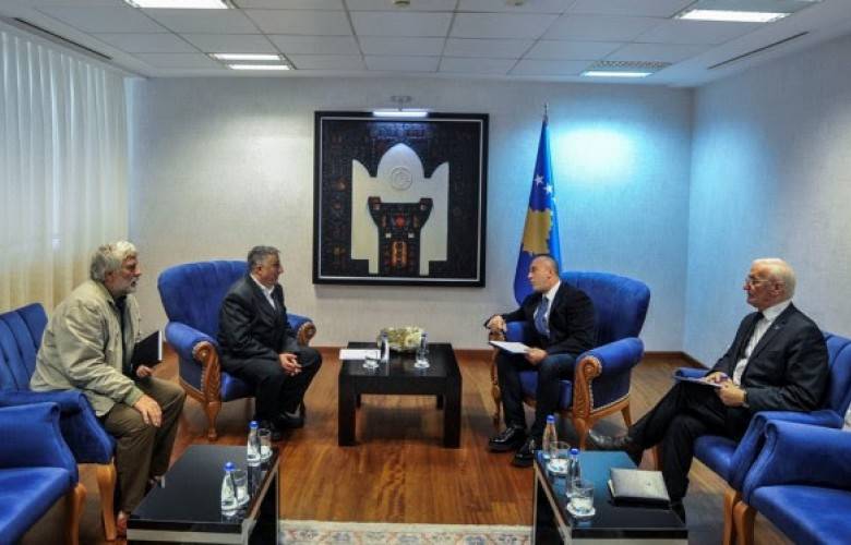 Haradinaj, Eğitimde Sorunların Çözüleceğini Vaat Etti