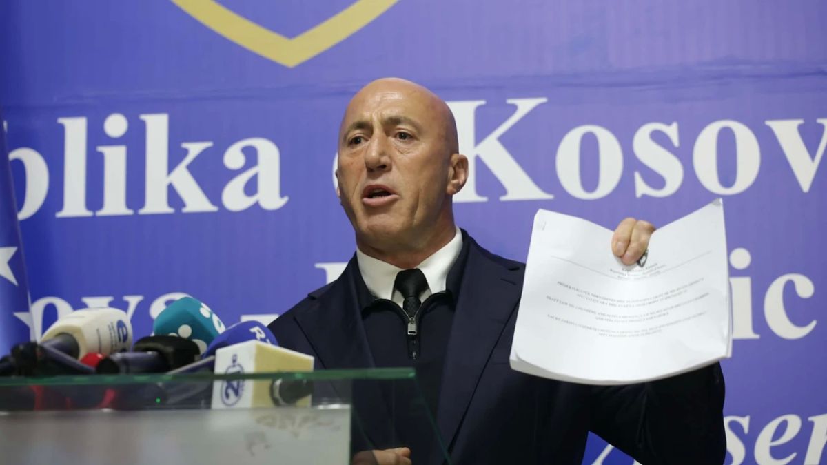 “Albin Kurti Özel Mahkeme Yasası ile Dalga Geçiyor”