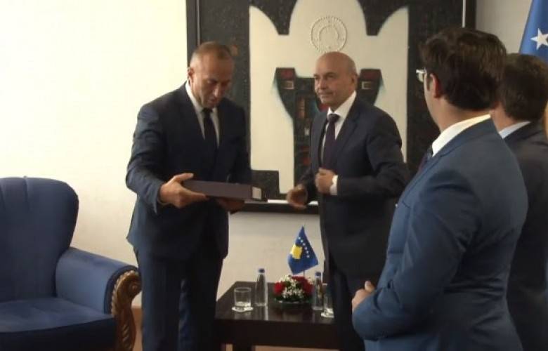 Ramush Haradinaj Resmen Başbakan
