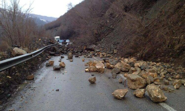 Prizren-Prevalaç Yolunda Dikkatli Olun