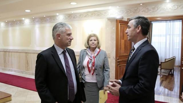 Reichel: Muhalefet Şiddetle Çoğunluğun İradesini Yönlendiremez