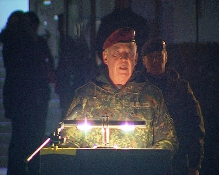 Alman KFOR'unda Devri Teslim Töreni