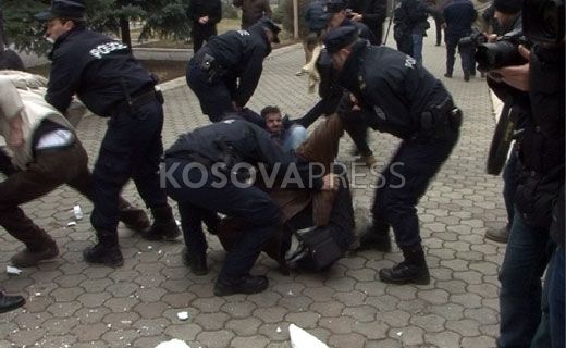 Öğrenci ve Polis Arasında Çatışma Çıktı