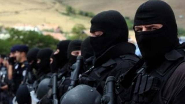 Kosova ROSU-yu Makedonya Sınırına Gönderdi