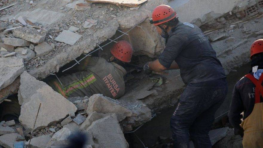 İzmir depreminde can kaybı 112’ye yükseldi