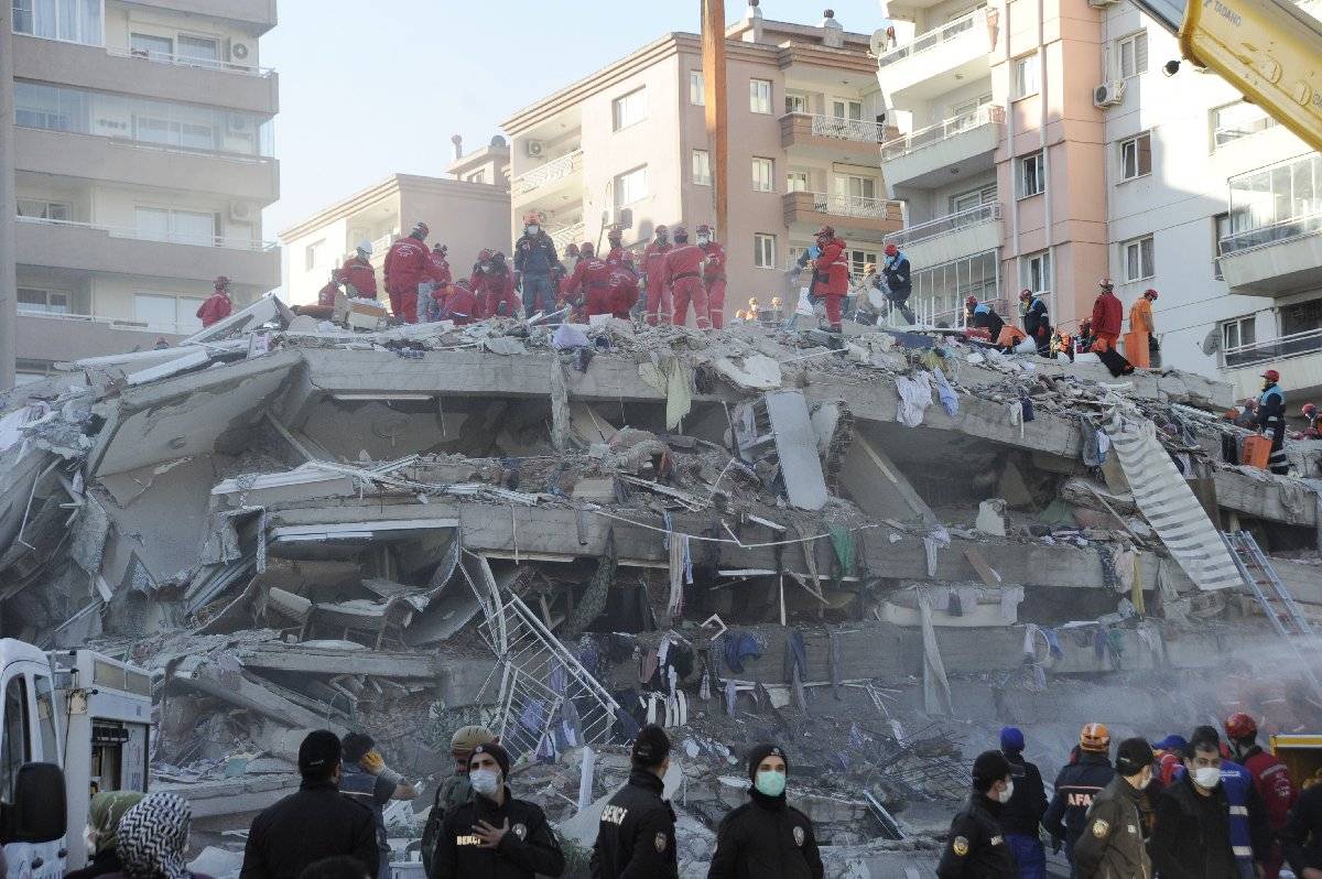 İzmir’deki depremde can kaybı 25’e yükseldi, 831 yaralı
