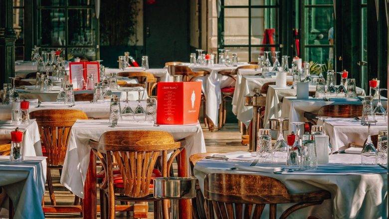 Kafeler, Restoranlar, AVM’ler ve Taksiler Bugün Hizmet Vermeye Başlıyorlar