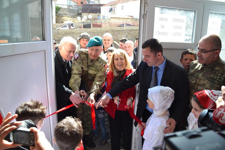 Türk Askeri Restelica Okulunu Onardı ve Donattı