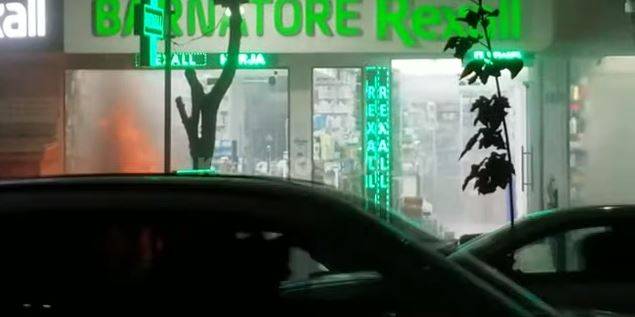 Priştine’de Aynı Eczane Yine Yangına Kapıldı
