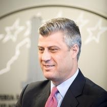 Thaçi Katoliklere Noeli Kutladı