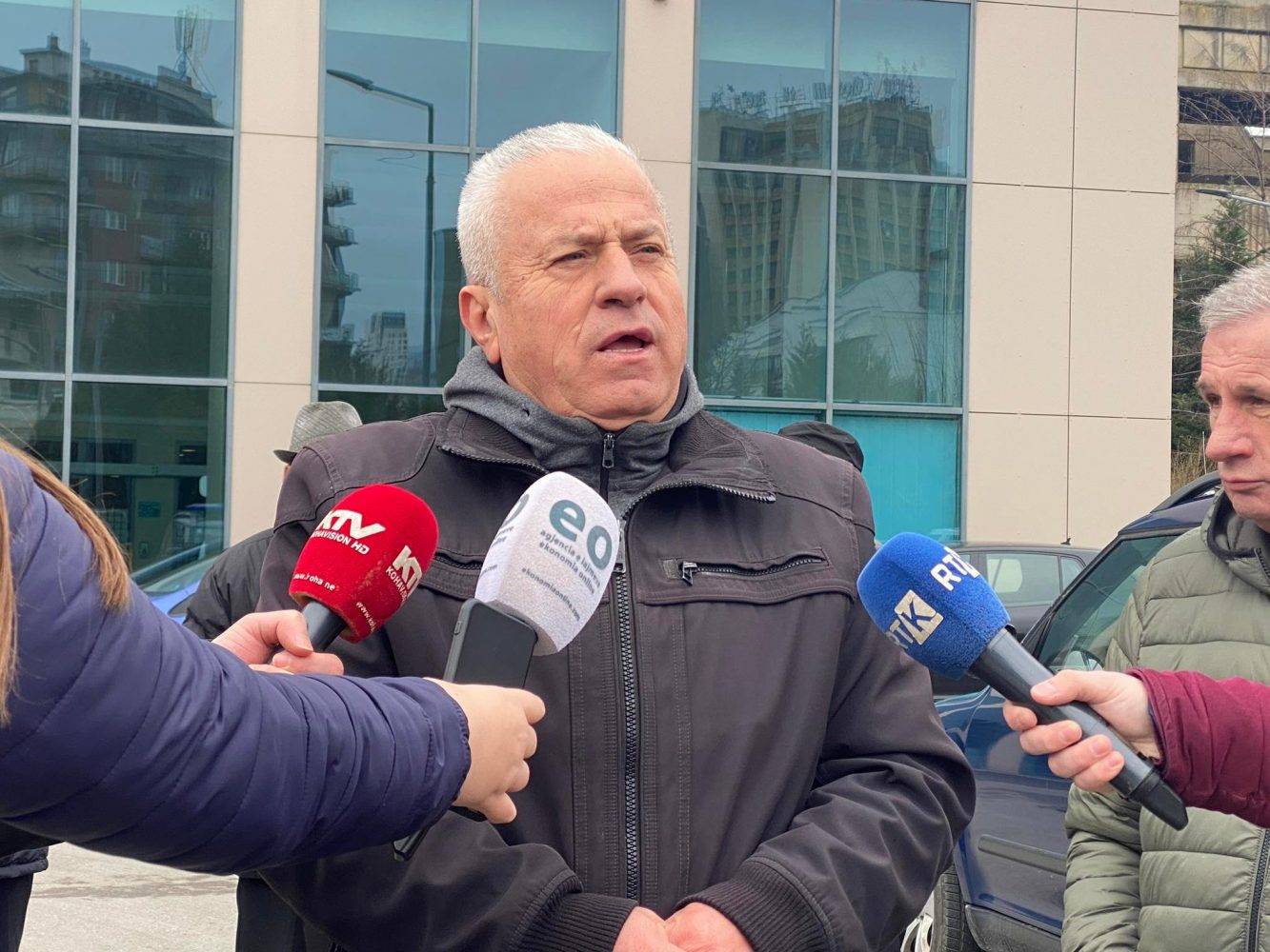 Eski ”Rilindja” Çalışanları Protesto Düzenledi