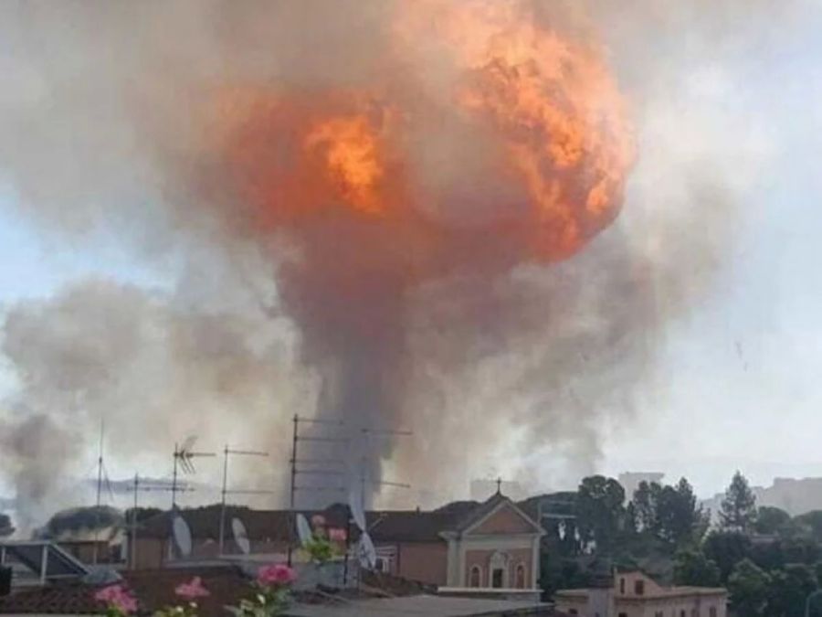 Roma art arda patlamalarla sarsıldı: Çok sayıda yaralı var