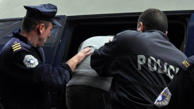 Yaklaşık 200 Kosovalı Terör Şüphesiyle Soruşturma Altında