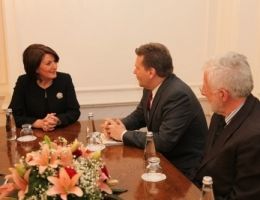 Jahjaga, "Gift of Life International" Müdürünü Kabul Etti