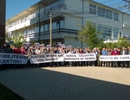 QKUK-da Protestocuların Sayısı Artmaktadır