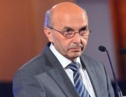 Mustafa: Hükümeti Düşürme Zamanı Değildir