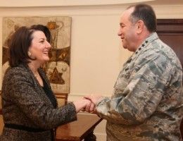 Jahjaga, NATO'dan  Güvenliğin Garantisine Yatırım Yapmasını İstedi