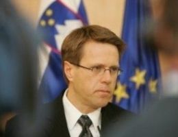 Zbogar Oylamadan Memnun