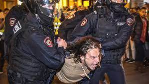 Rusya'da seferberlik karşıtı protesto: Bin 300 gözaltı