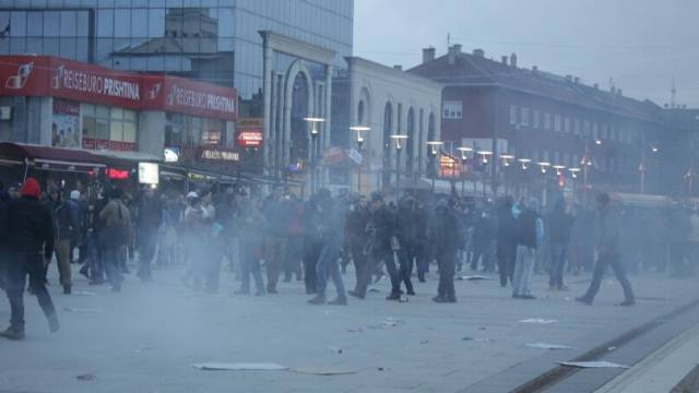 Protestocular Yine Polisle Çatışıyor