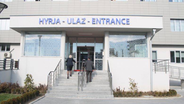 Vuçitırın'da Hastane Dualarla Hizmete Açıldı