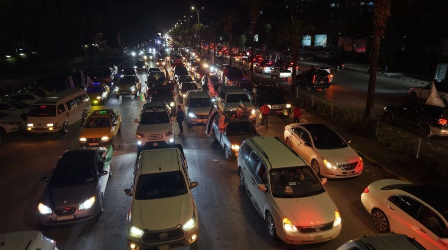 Suriyeliler meydanlara akın etti! Kutlama yaptılar