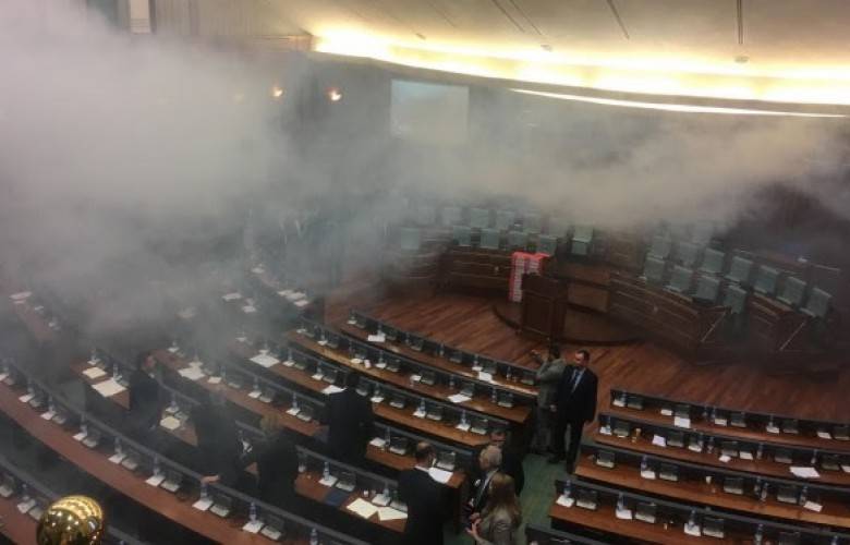 Göz Yaşartıcıyı Vetvendosje Milletvekilleri Attı