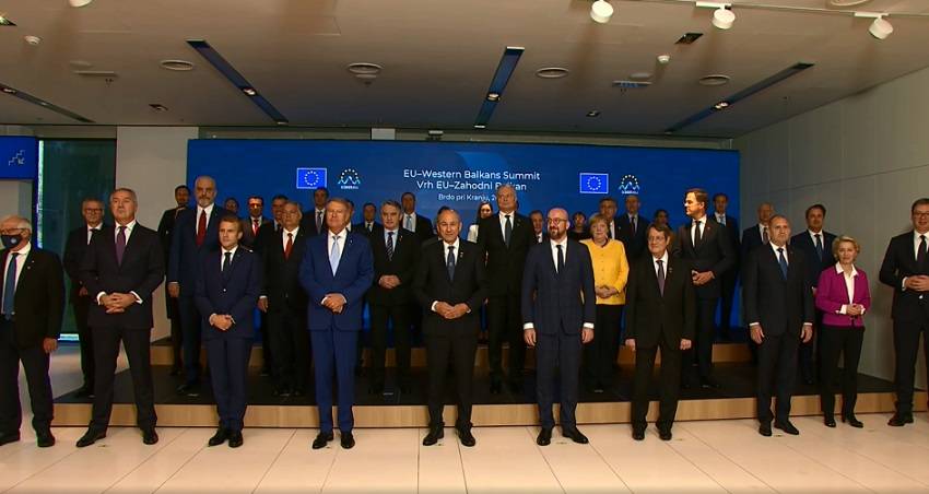 Macron, Kosova İçin Vize Serbestisini Engelliyor