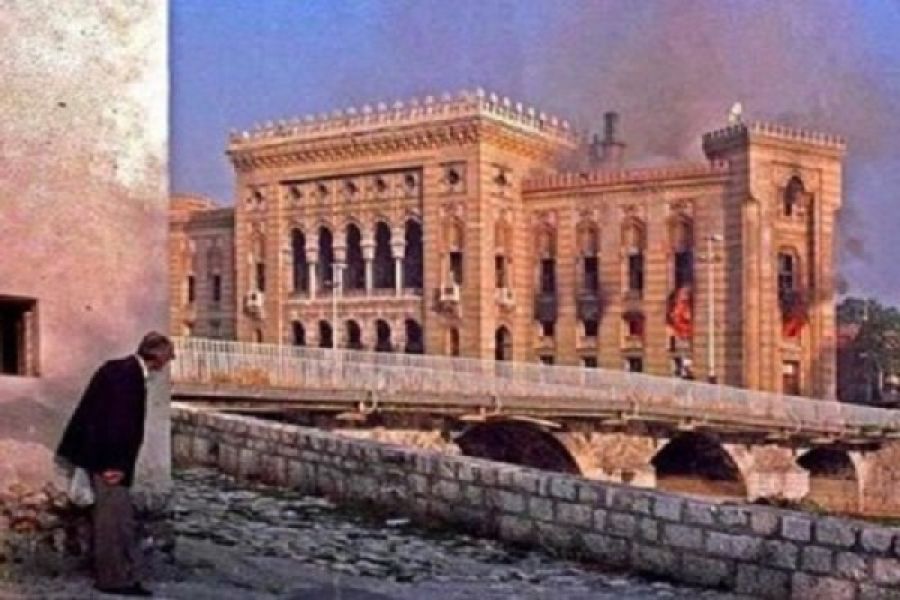 33 yıl önce Sırp suçlular Saraybosna'nın sembolünü ateşe verdi