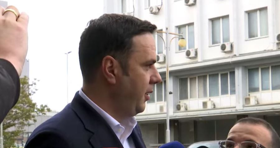 Kosova Acilen Kurumsal Çözüme İhtiyaç Duyuyor