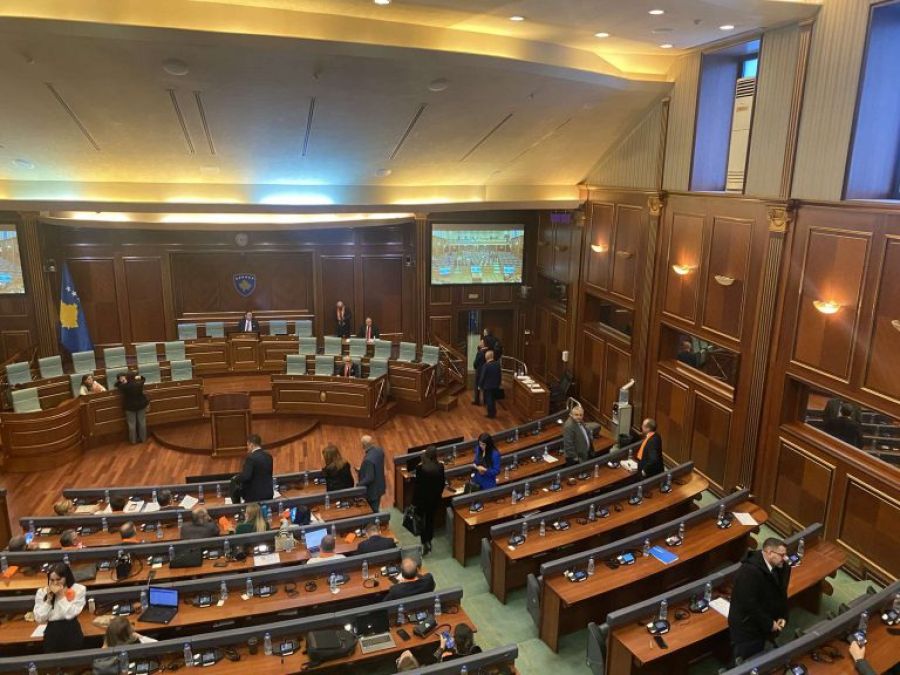  Bir Saat Gecikmeyle Başlayan Meclis Oturumunu Muhalefet Terk Etti