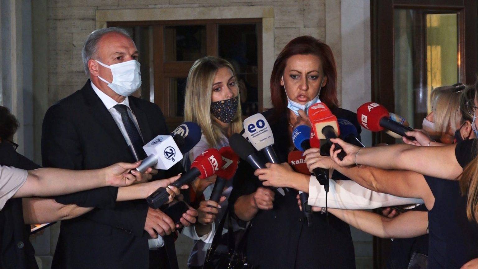 Toplulukların Siyasi Partileri, Seçim Tarihinin Ertelenmesi Konusunda Farklı Fikirlere Sahip