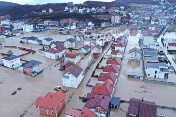 Birçok Belediyede Sel ve Su Baskınları, Hükümet Durumu Yönetiyor
