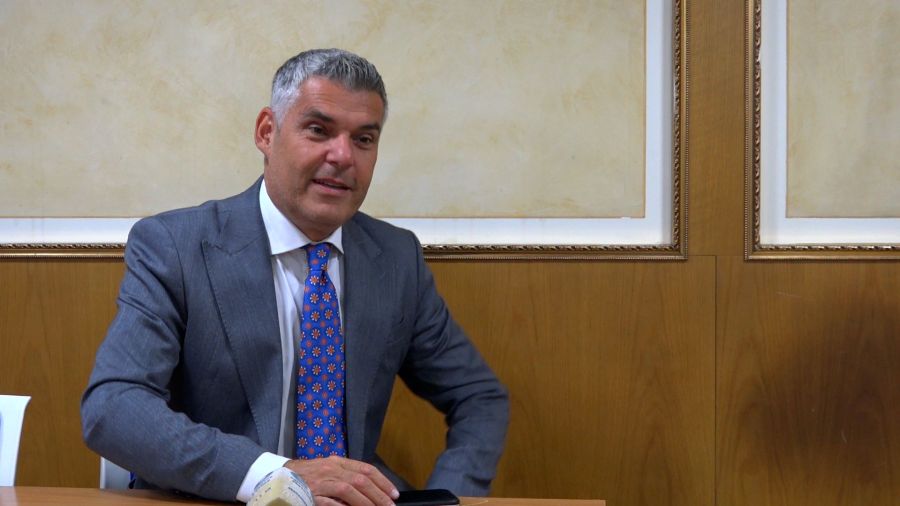 PDK ve AAK: Emeklilere Zam, Sırp Ürünlerine Tedbirlerin Kaldırılmasından Dikkatlerin Uzaklaştırılması