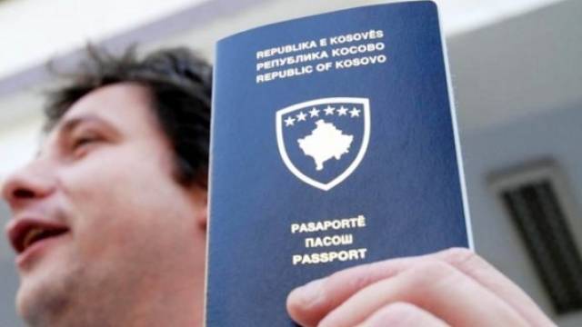 Sırplar Kosova Evraklarını Alıyor