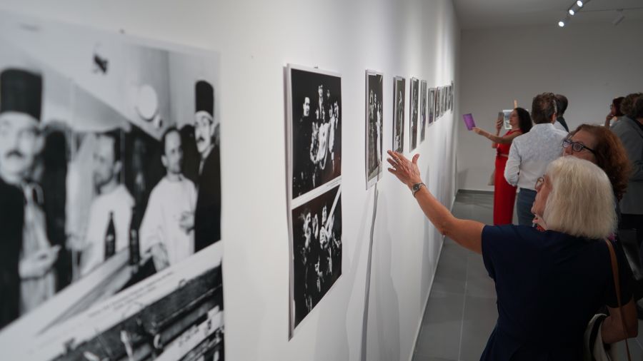 Aziz Serbest'in Arşivinden Tiyatromuzun Fotoğraf Sergisi Açıldı