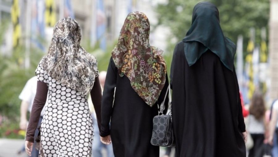 Kosova Yüksek Mahkemesi, okullarda başörtüsü yasağını onayladı