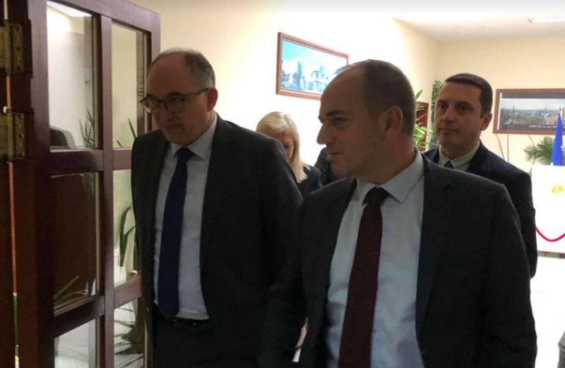 Shaqir Totaj Prizren Belediye Başkanı Görevini Devraldı