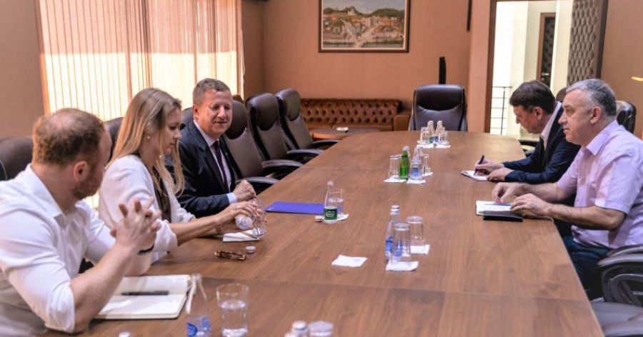 Szunyog: Kosova ve Sırbistan Samimi Bir Şekilde Diyaloga Dahil Olmalı