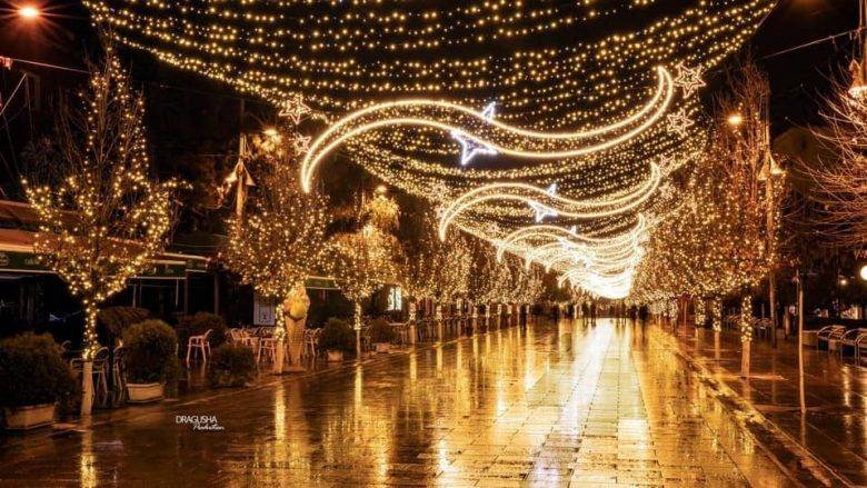 Yılbaşı için Şehir Süslemelerinde Priştine Liste Başı