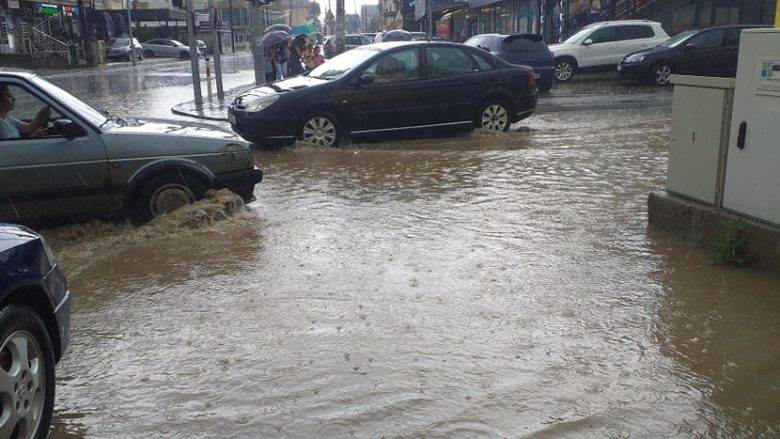 Sağanak Yağmur Bu Kez Podujeva’da Etkili Oldu